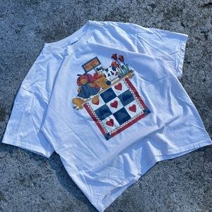 90’s vintage Apple stand cottage core Heavyweight T-Shirt